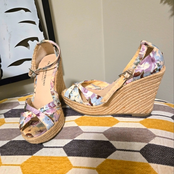 Ladies wedge heels size 5 (used) - Picture 2 of 6